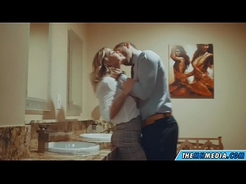 ❤️ когда грудастая блондинка соблазняет тебя в общественном туалете ❌ Анал на нашем сайте ❌️❤